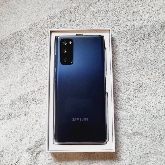 Refurbished Samsung galaxy s20 fe - Picture 2 of 7